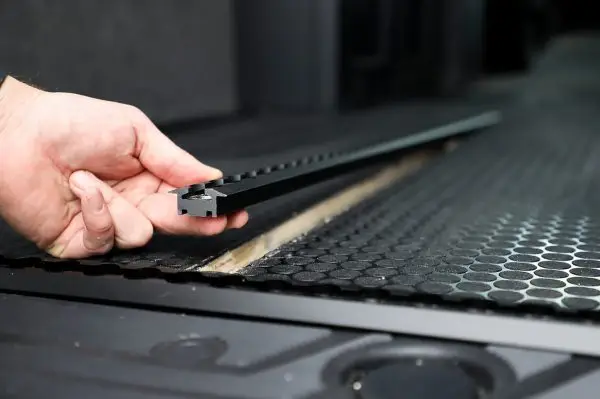 RECESSED DEEP VENTURE L-TRACK 2 PACK - Image 6