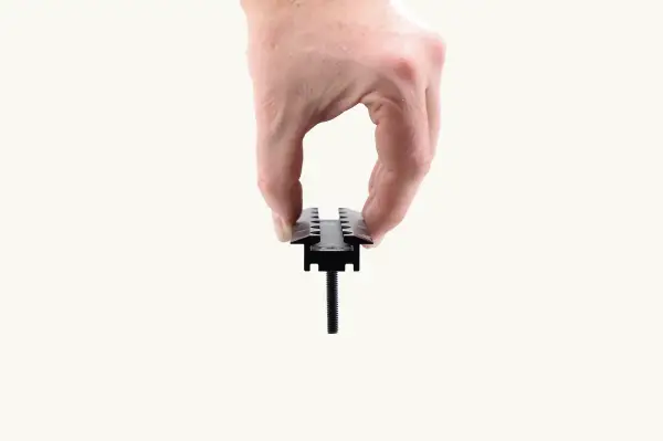 VENTURE L-TRACK M6 MACHINE SCREWS - Image 5