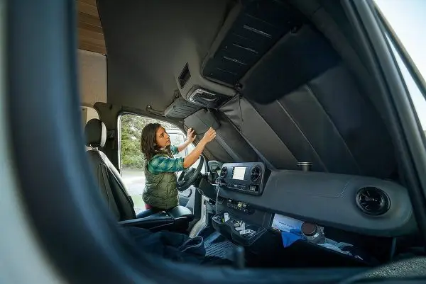 MERCEDES SPRINTER REFLECTIVE FRONT CAB BUNDLE - Image 9