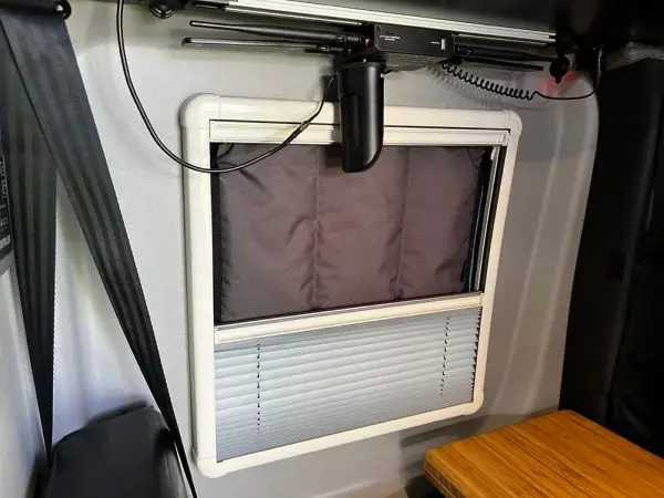 MERCEDES REVEL VAN WINDOW PILLOW INSERTS (3 PIECES) - Image 3